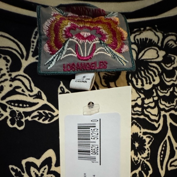 Johnny Was
The Janie Favorite Flutter-Sleeve Top NWT - Picture 9 of 9